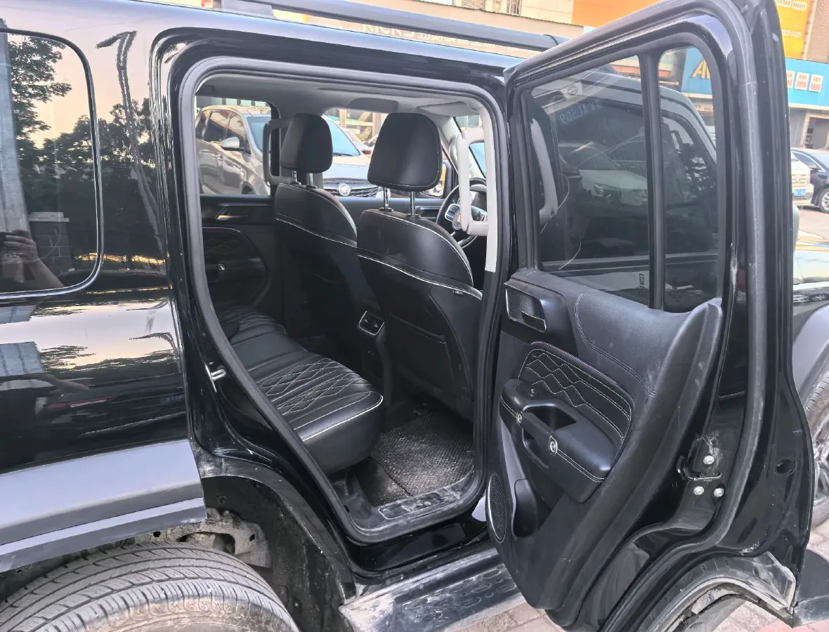 2024 Tank 300 2.0T 227HP L4 8AT,autocango,china used car exporter,china ev exporter,chinese used car exporter,chinese used ev exporter