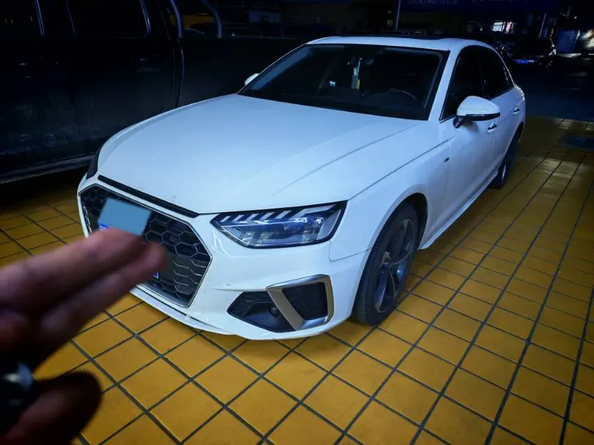 2020 Audi A4L 2.0T 190HP L4 7DCT,autocango,china used car exporter,china ev exporter,chinese used car exporter,chinese used ev exporter