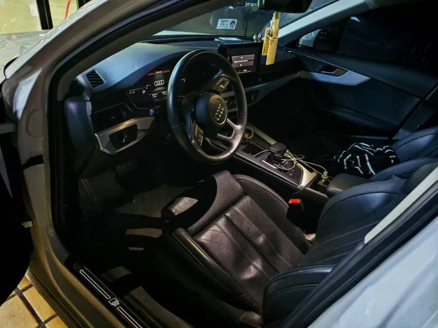 2020 Audi A4L 2.0T 190HP L4 7DCT,autocango,china used car exporter,china ev exporter,chinese used car exporter,chinese used ev exporter