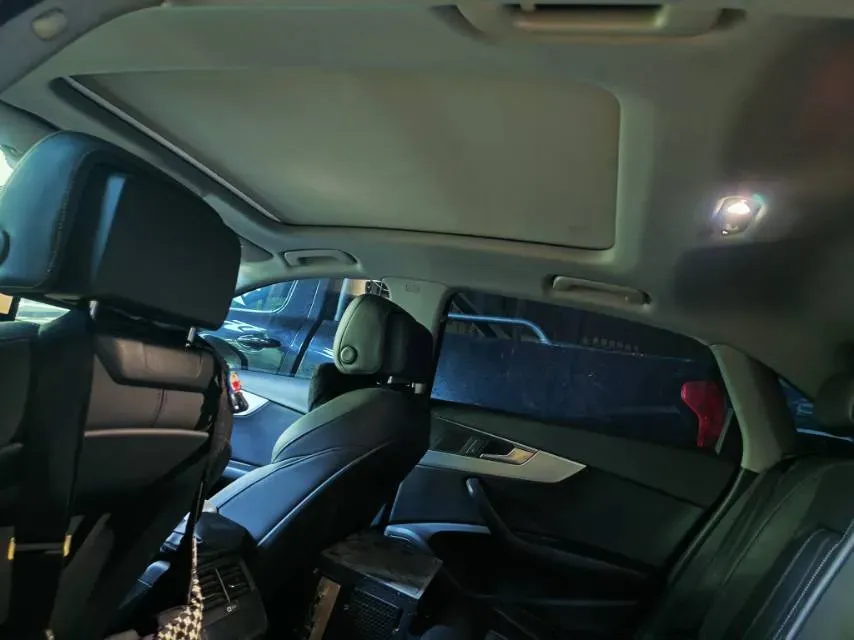 2020 Audi A4L 2.0T 190HP L4 7DCT,autocango,china used car exporter,china ev exporter,chinese used car exporter,chinese used ev exporter