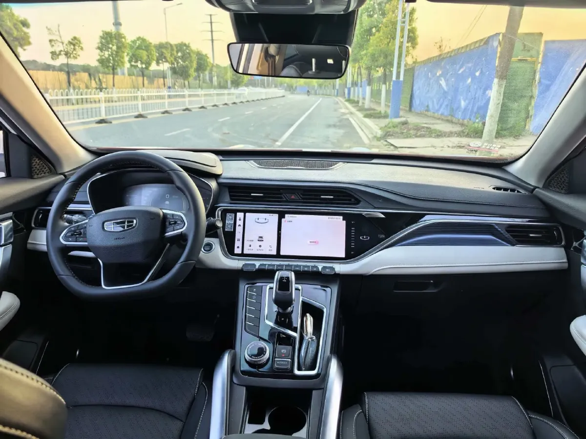 2022 Geely Azkarra 1.8T 184HP L4 7DCT,autocango,china used car exporter,china ev exporter,chinese used car exporter,chinese used ev exporter