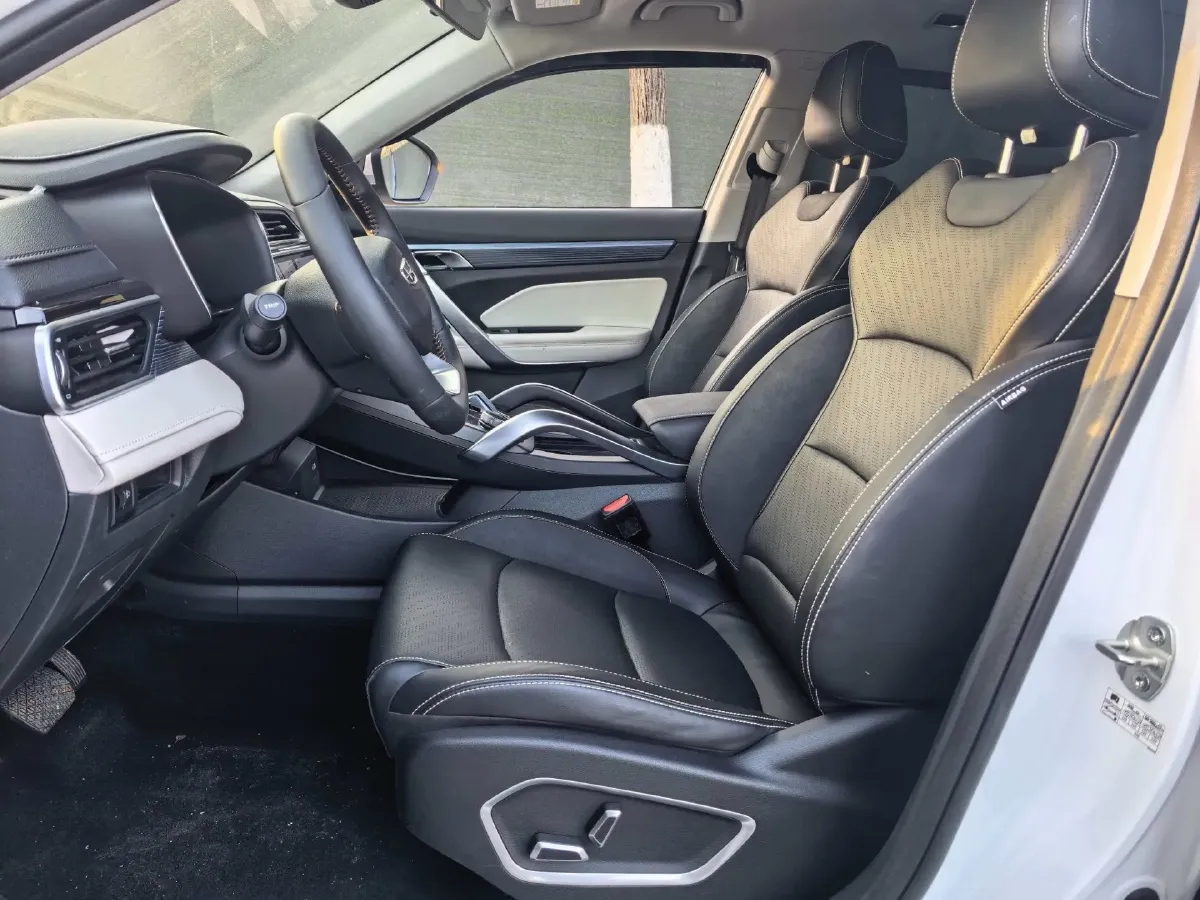 2022 Geely Azkarra 1.8T 184HP L4 7DCT,autocango,china used car exporter,china ev exporter,chinese used car exporter,chinese used ev exporter