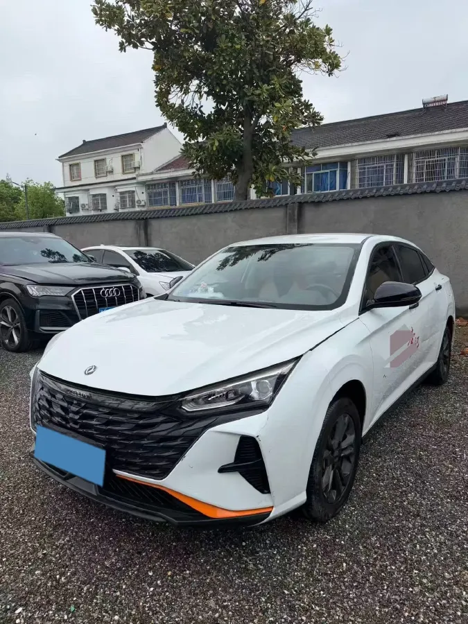 2023 DongFeng Aeolus YiXuan 1.5L 125HP L4 6DCT,autocango,china used car exporter,china ev exporter,chinese used car exporter,chinese used ev exporter