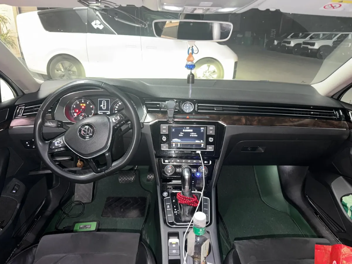 2017 Volkswagen Magotan 1.8T 180HP L4 7DCT,autocango,china used car exporter,china ev exporter,chinese used car exporter,chinese used ev exporter