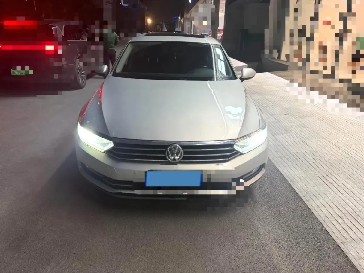 2017 Volkswagen Magotan 1.8T 180HP L4 7DCT,autocango,china used car exporter,china ev exporter,chinese used car exporter,chinese used ev exporter