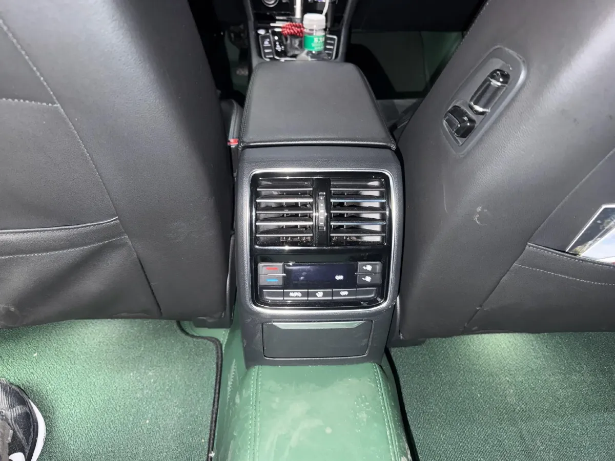 2017 Volkswagen Magotan 1.8T 180HP L4 7DCT,autocango,china used car exporter,china ev exporter,chinese used car exporter,chinese used ev exporter