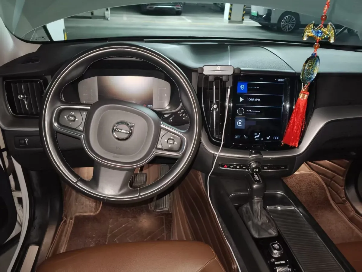 2020 Volvo XC60 2.0T 254HP L4 8AT,autocango,china used car exporter,china ev exporter,chinese used car exporter,chinese used ev exporter