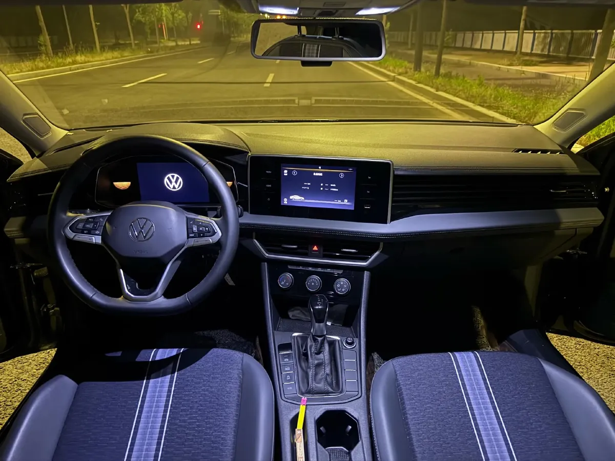 2024 Volkswagen Sagitar 1.5T 160HP L4 7DCT,autocango,china used car exporter,china ev exporter,chinese used car exporter,chinese used ev exporter