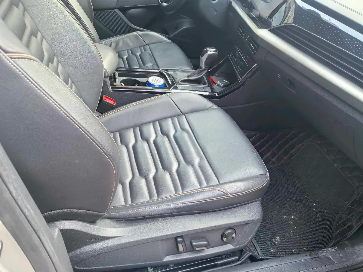 2020 Volkswagen Passat 2.0T 186HP L4 7DCT,autocango,china used car exporter,china ev exporter,chinese used car exporter,chinese used ev exporter