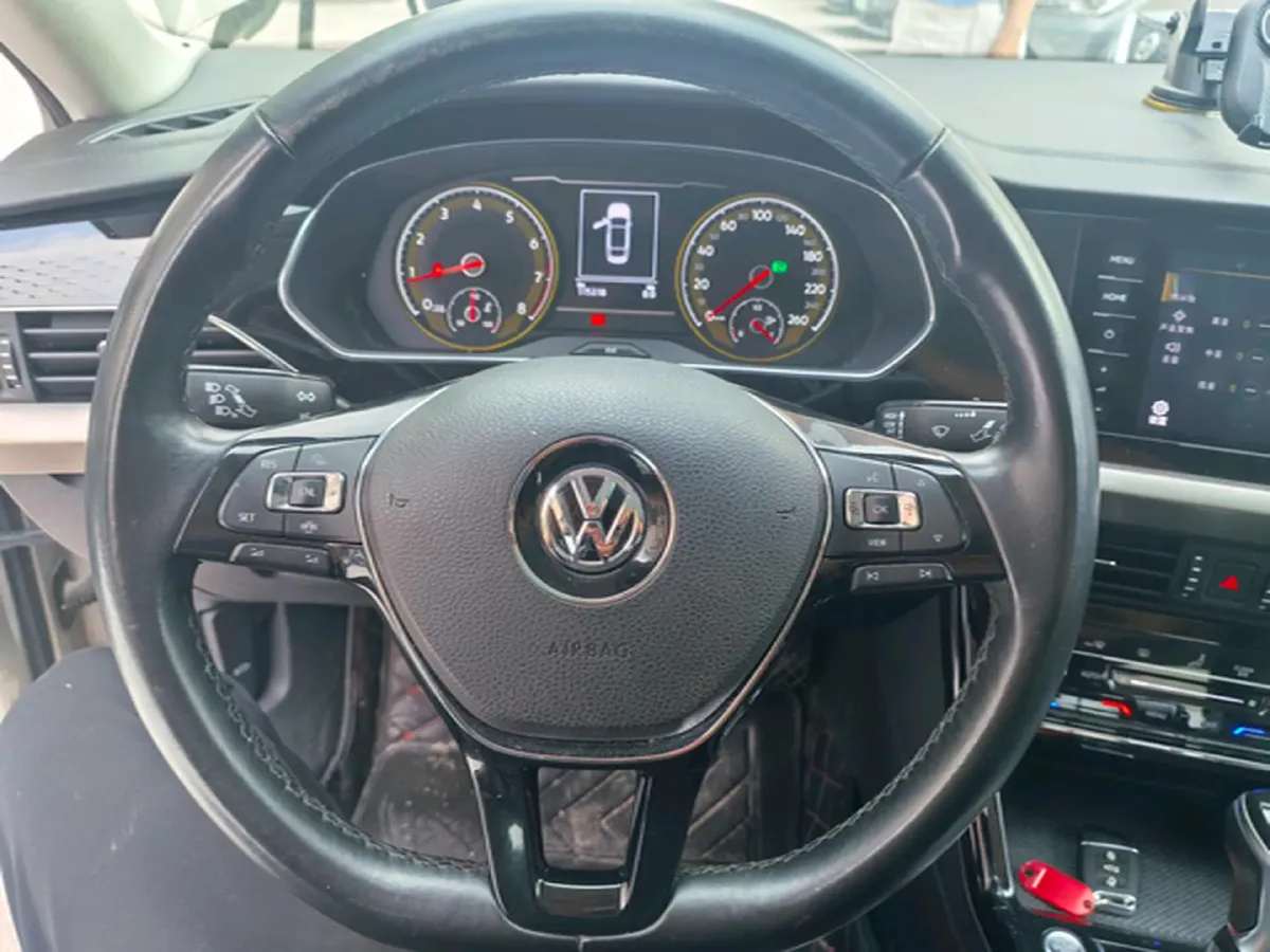 2020 Volkswagen Passat 2.0T 186HP L4 7DCT,autocango,china used car exporter,china ev exporter,chinese used car exporter,chinese used ev exporter