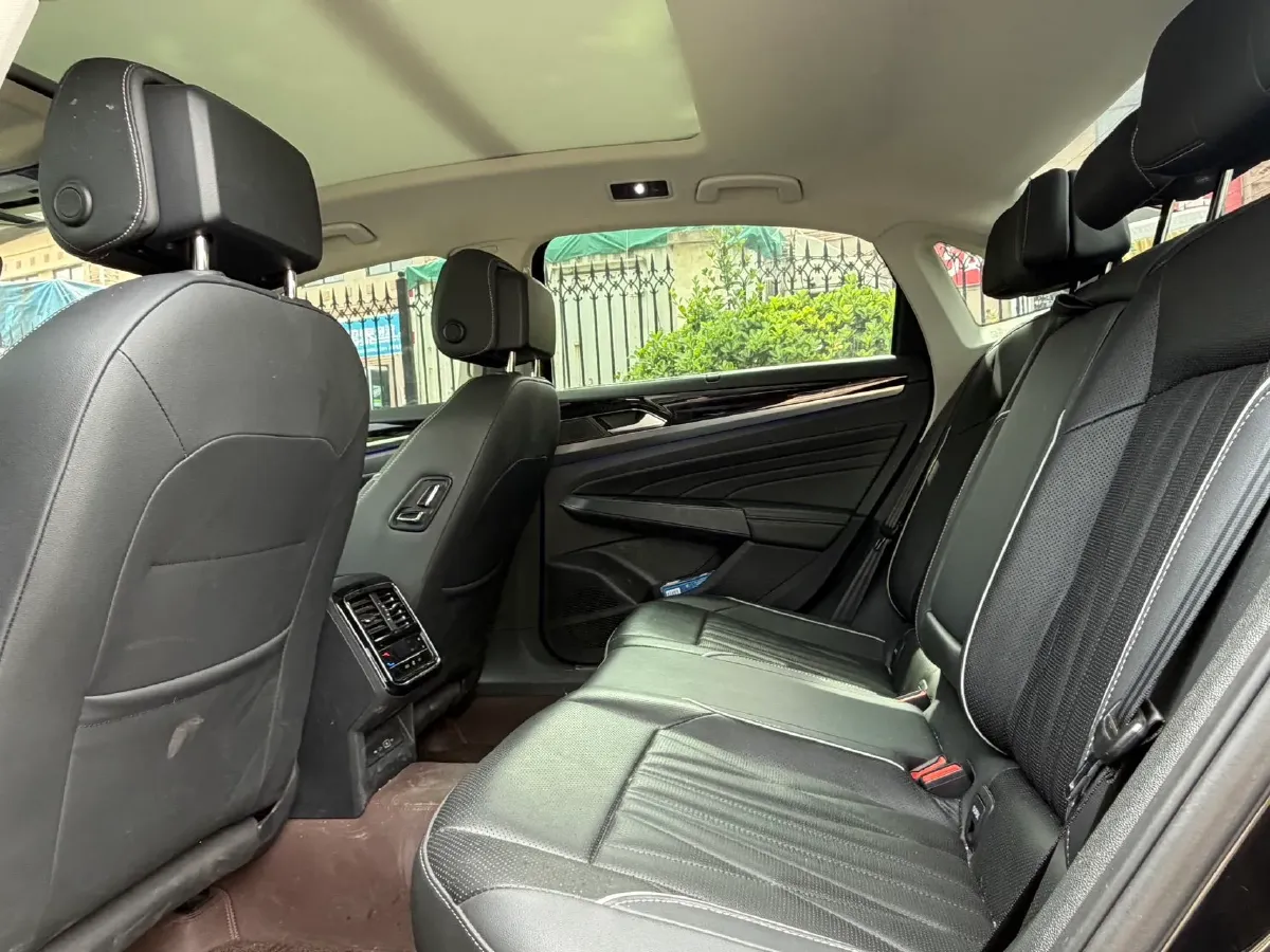 2023 Volkswagen Passat 2.0T 186HP L4 7DCT,autocango,china used car exporter,china ev exporter,chinese used car exporter,chinese used ev exporter