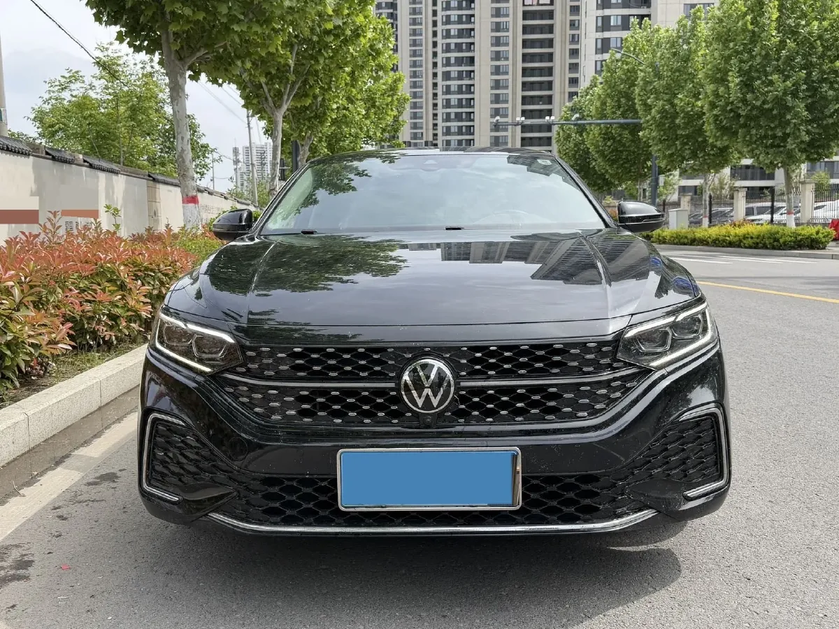 2023 Volkswagen Passat 2.0T 186HP L4 7DCT,autocango,china used car exporter,china ev exporter,chinese used car exporter,chinese used ev exporter