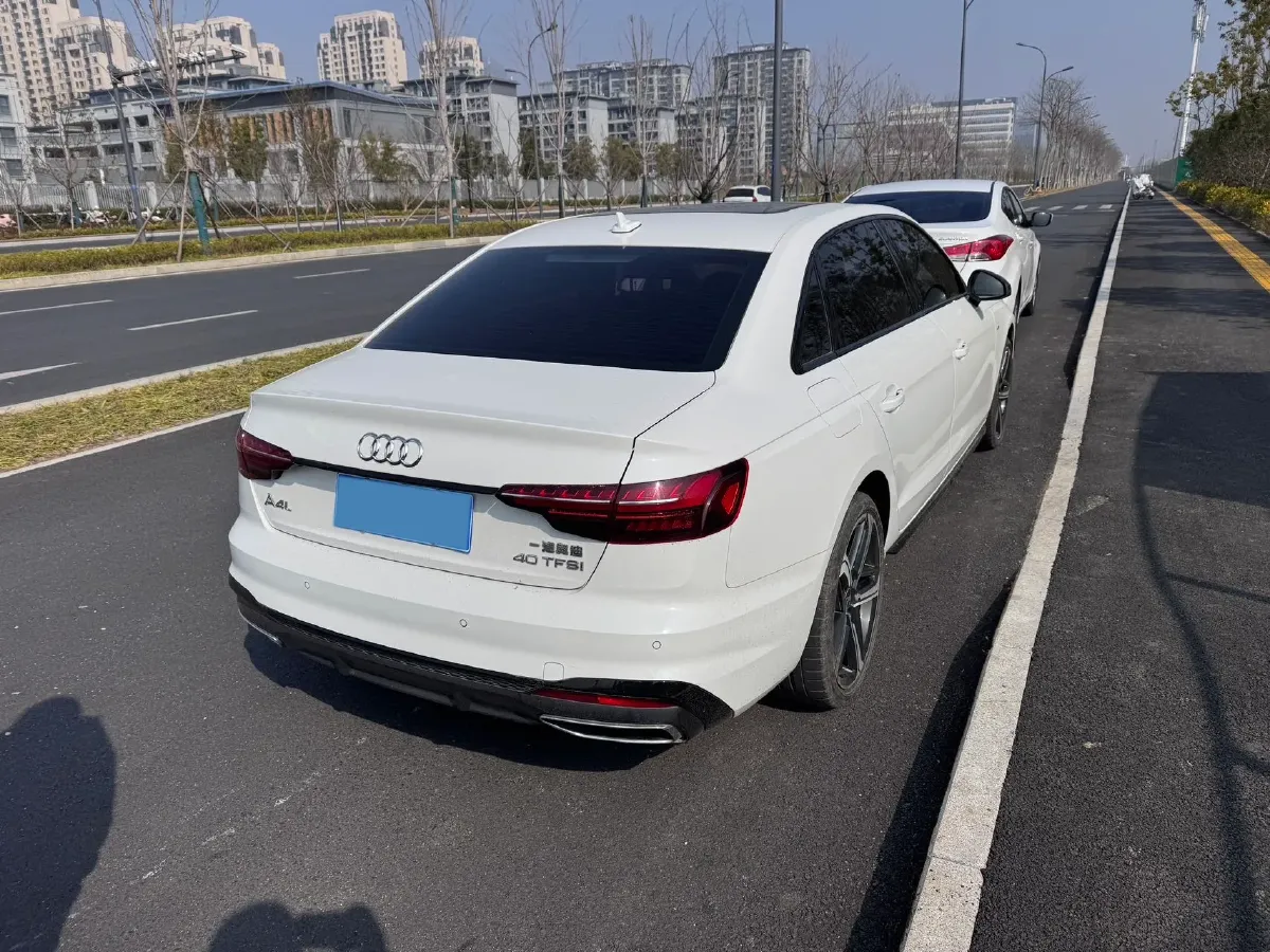 2023 Audi A4L 2.0T 190HP L4 7DCT,autocango,china used car exporter,china ev exporter,chinese used car exporter,chinese used ev exporter