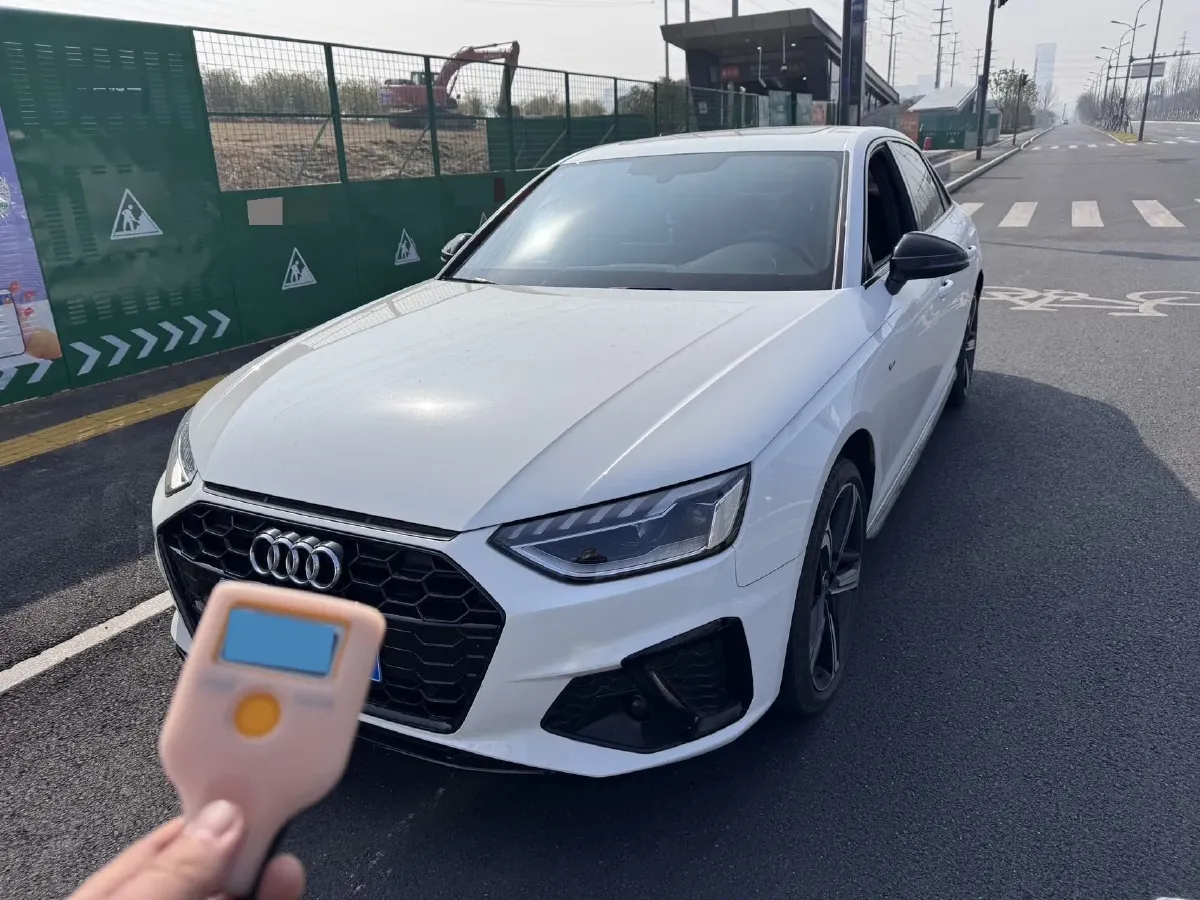 2023 Audi A4L 2.0T 190HP L4 7DCT,autocango,china used car exporter,china ev exporter,chinese used car exporter,chinese used ev exporter