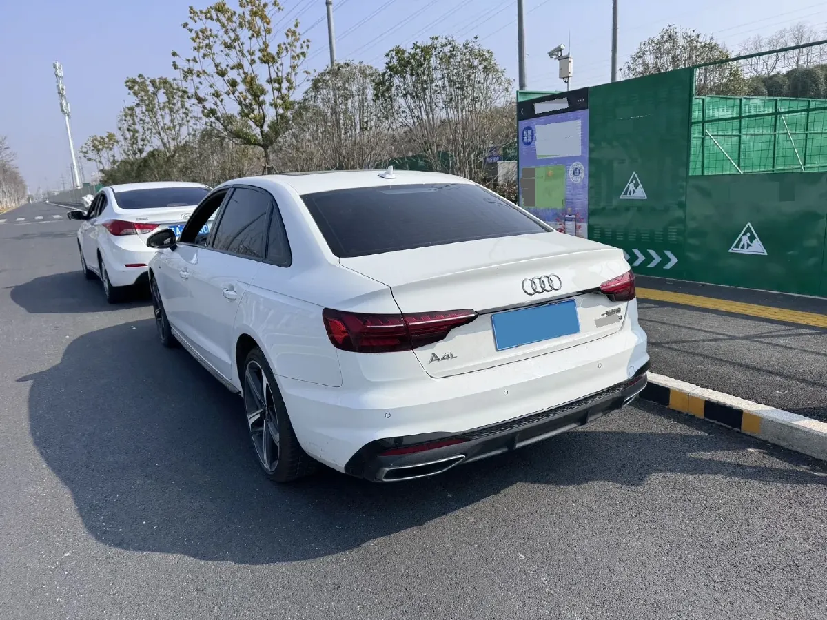 2023 Audi A4L 2.0T 190HP L4 7DCT,autocango,china used car exporter,china ev exporter,chinese used car exporter,chinese used ev exporter