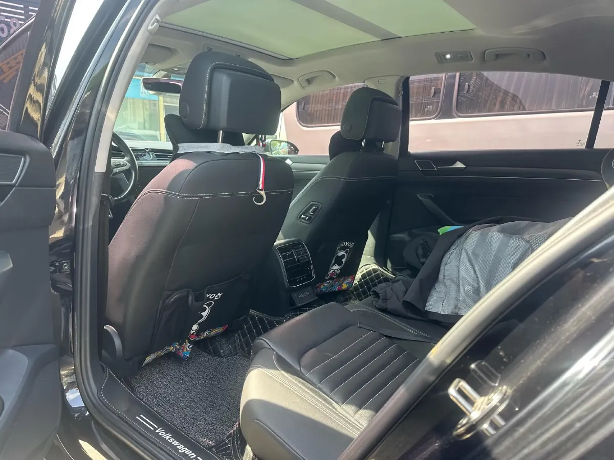 2020 Volkswagen Magotan 2.0T 186HP L4 7DCT,autocango,china used car exporter,china ev exporter,chinese used car exporter,chinese used ev exporter