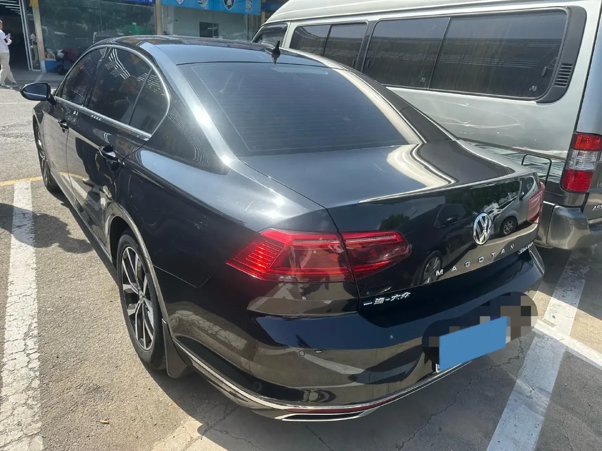 2020 Volkswagen Magotan 2.0T 186HP L4 7DCT,autocango,china used car exporter,china ev exporter,chinese used car exporter,chinese used ev exporter