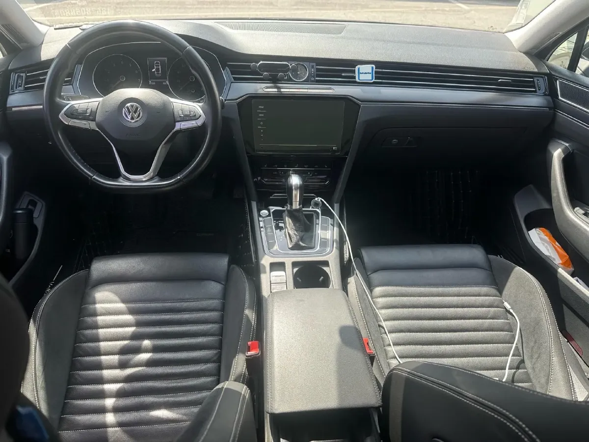 2020 Volkswagen Magotan 2.0T 186HP L4 7DCT,autocango,china used car exporter,china ev exporter,chinese used car exporter,chinese used ev exporter