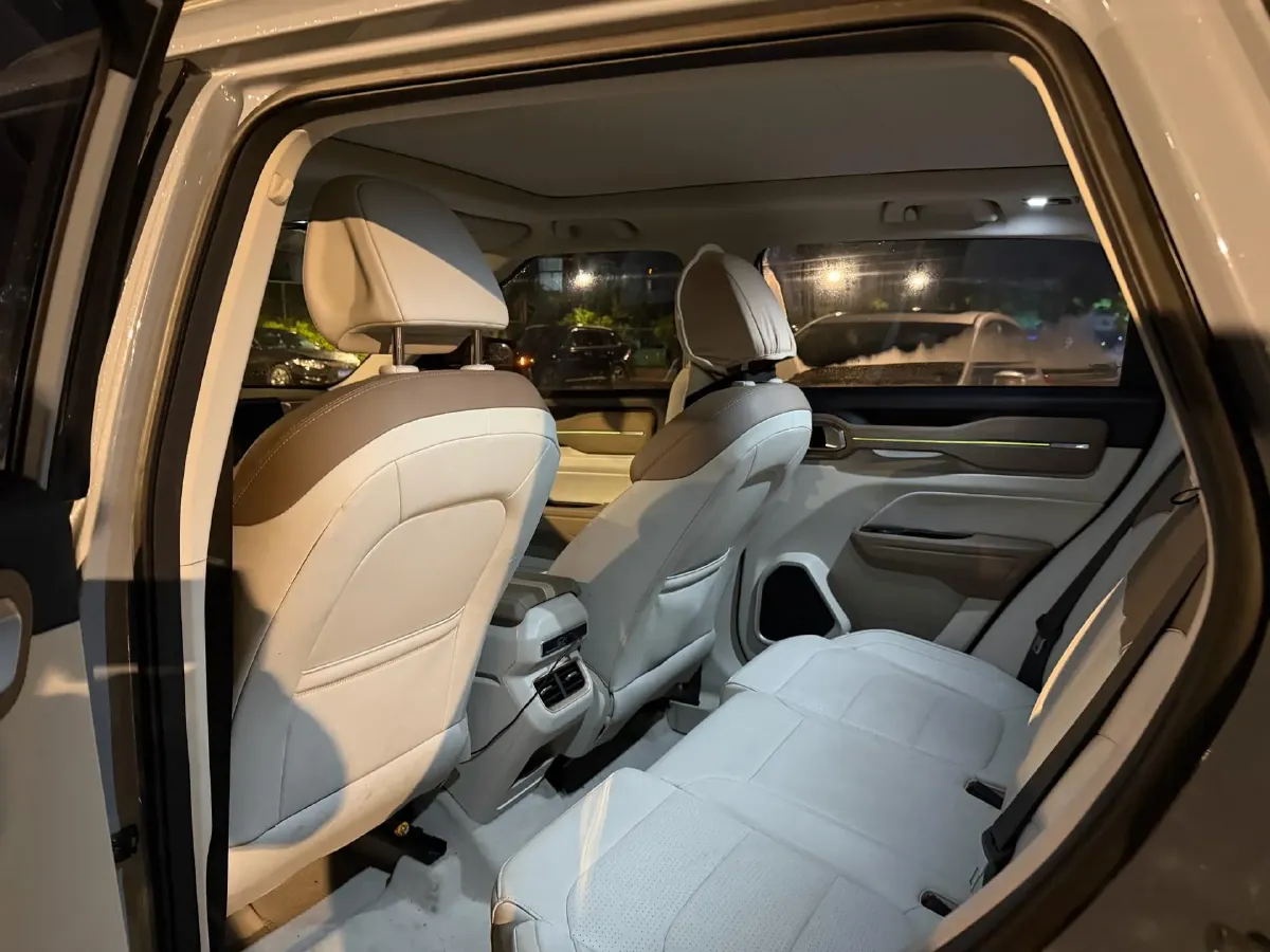 2020 Geely ICON 1.5T 177HP L3 7DCT,autocango,china used car exporter,china ev exporter,chinese used car exporter,chinese used ev exporter