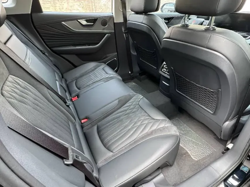 2023 HongQi HS5 2.0T 252HP L4 8AT,autocango,china used car exporter,china ev exporter,chinese used car exporter,chinese used ev exporter