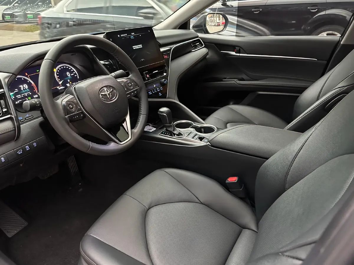 2021 Toyota Camry 2.5L 209HP L4 8AT,autocango,china used car exporter,china ev exporter,chinese used car exporter,chinese used ev exporter