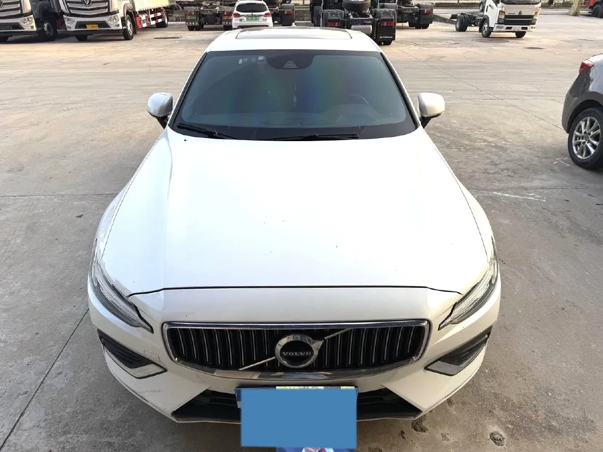 2021 Volvo S60 2.0T 190HP L4 8AT,autocango,china used car exporter,china ev exporter,chinese used car exporter,chinese used ev exporter