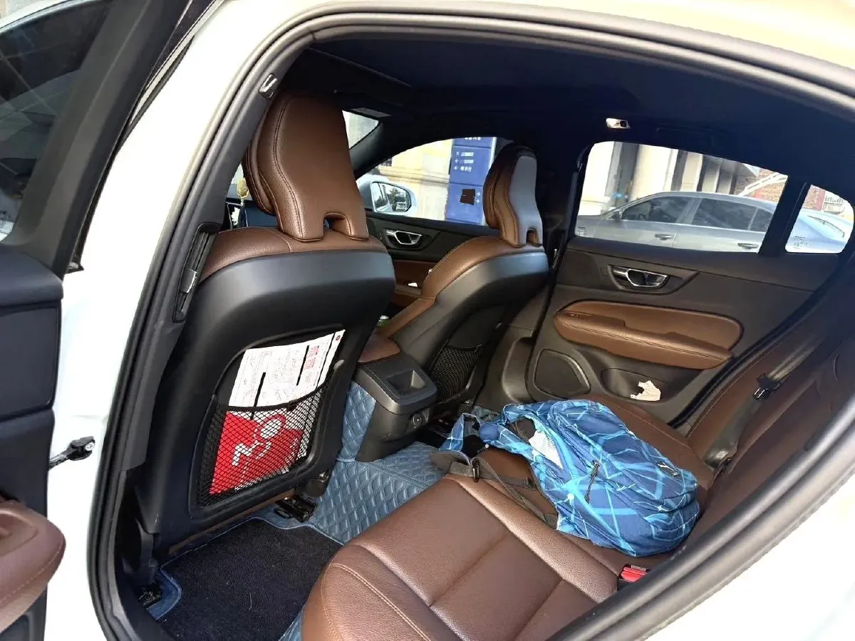 2021 Volvo S60 2.0T 190HP L4 8AT,autocango,china used car exporter,china ev exporter,chinese used car exporter,chinese used ev exporter