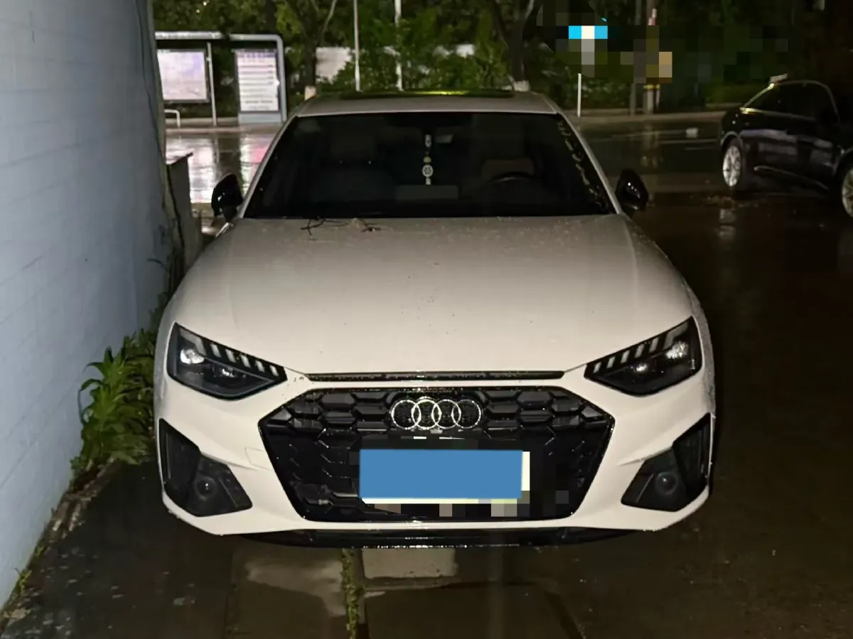 2023 Audi A4L 2.0T 190HP L4 7DCT,autocango,china used car exporter,china ev exporter,chinese used car exporter,chinese used ev exporter