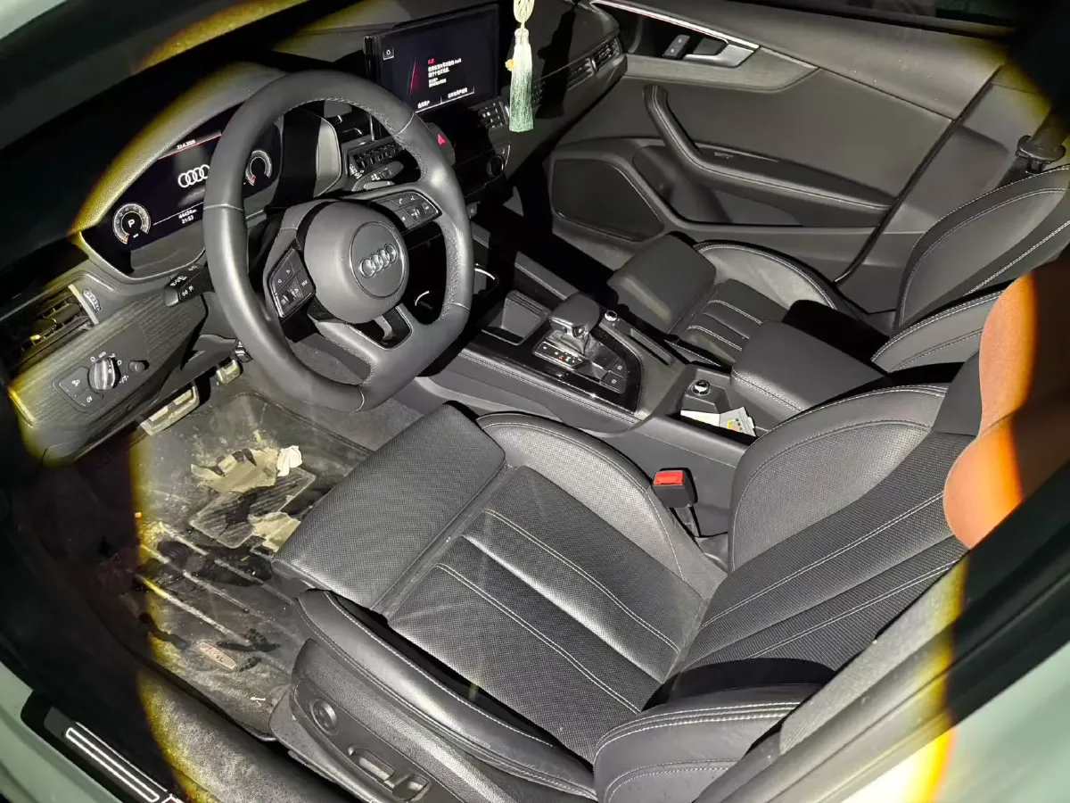 2023 Audi A4L 2.0T 190HP L4 7DCT,autocango,china used car exporter,china ev exporter,chinese used car exporter,chinese used ev exporter