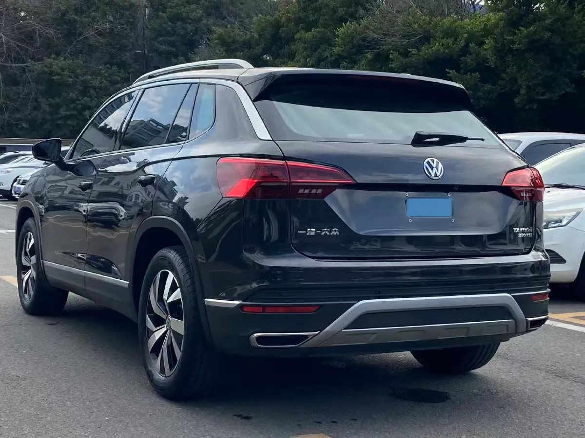 2019 Jeep Cherokee 2.0T 234HP L4 9AT,autocango,china used car exporter,china ev exporter,chinese used car exporter,chinese used ev exporter