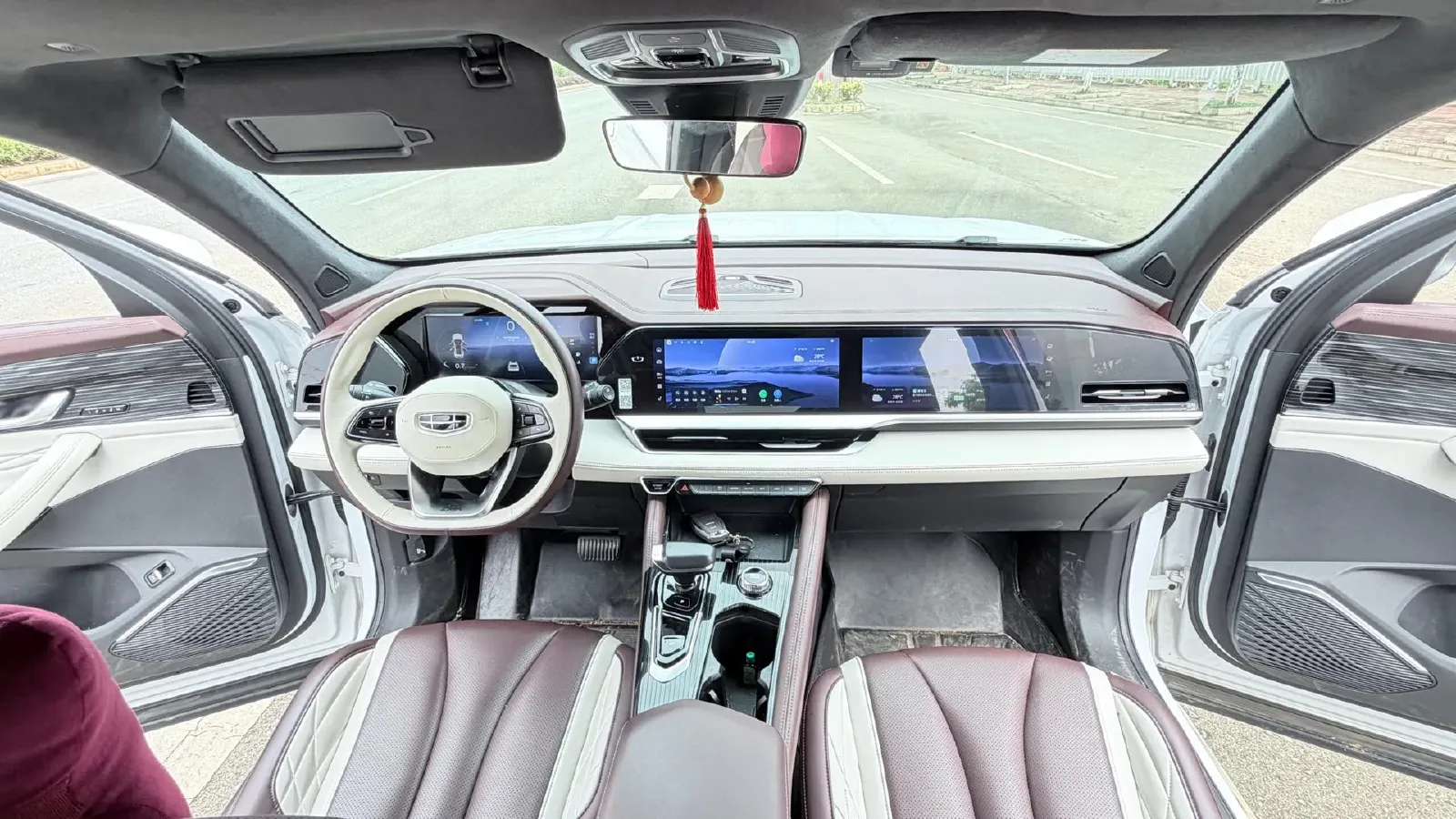 2021 Geely Monjaro 2.0T 218HP L4 7DCT,autocango,china used car exporter,china ev exporter,chinese used car exporter,chinese used ev exporter