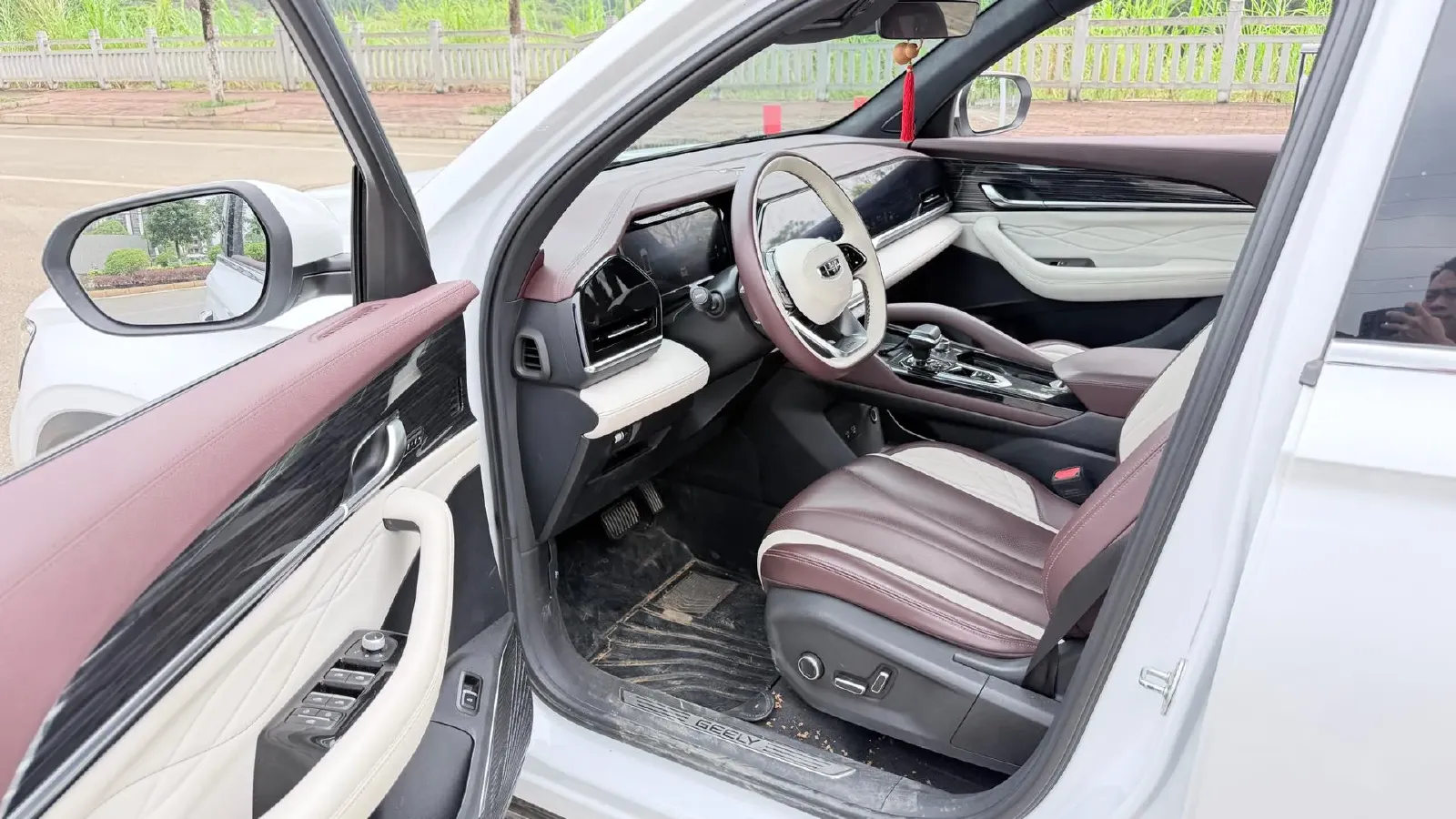 2021 Geely Monjaro 2.0T 218HP L4 7DCT,autocango,china used car exporter,china ev exporter,chinese used car exporter,chinese used ev exporter