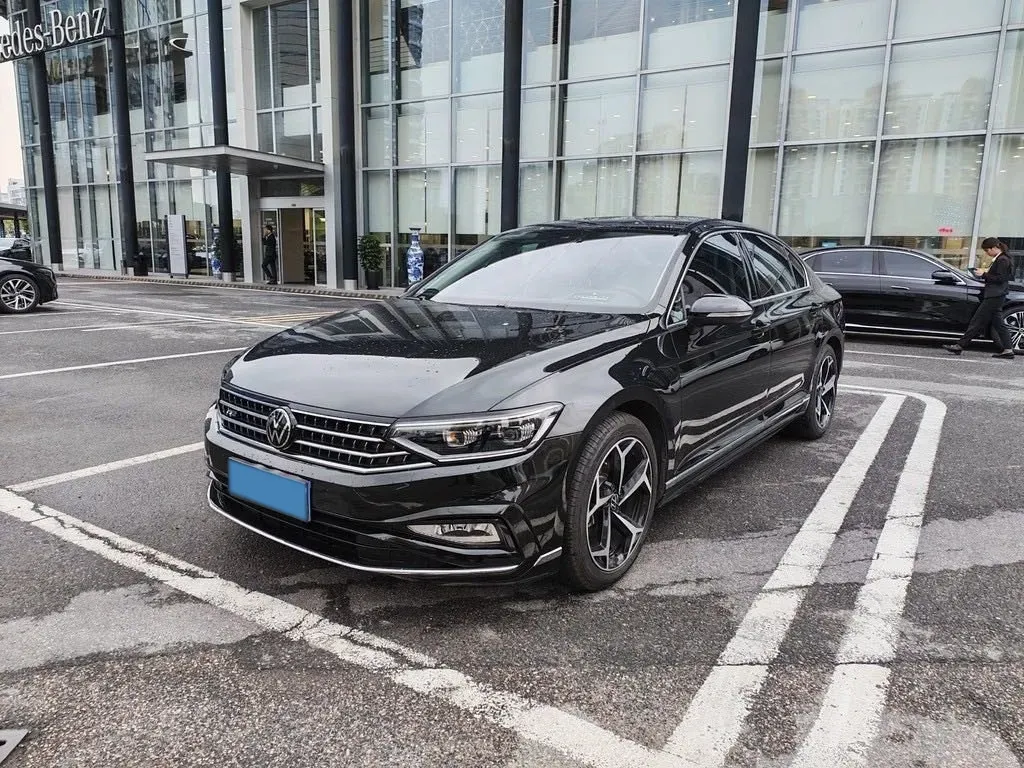 2024 Volkswagen Magotan 2.0T 186HP L4 7DCT,autocango,china used car exporter,china ev exporter,chinese used car exporter,chinese used ev exporter