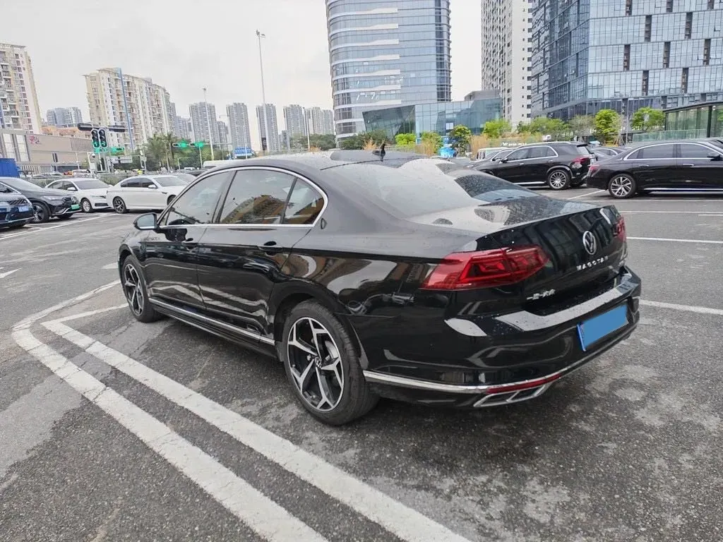 2024 Volkswagen Magotan 2.0T 186HP L4 7DCT,autocango,china used car exporter,china ev exporter,chinese used car exporter,chinese used ev exporter