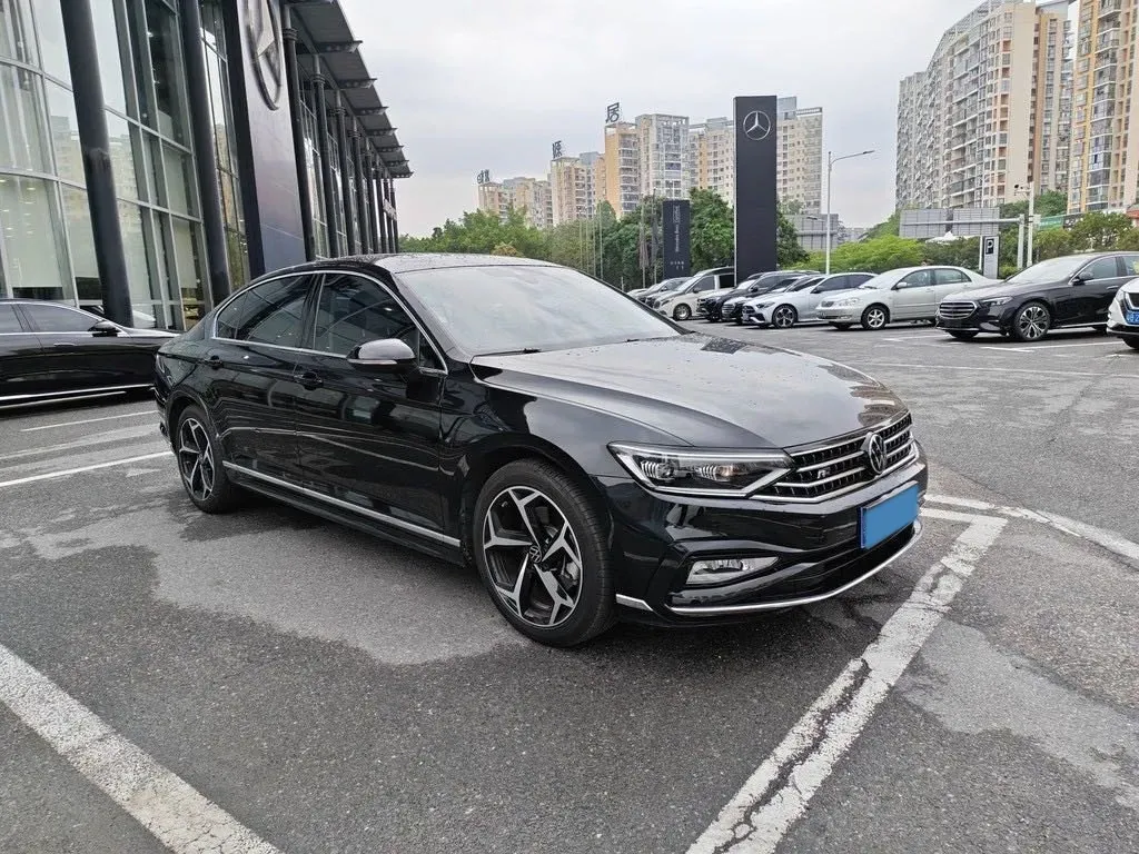 2024 Volkswagen Magotan 2.0T 186HP L4 7DCT,autocango,china used car exporter,china ev exporter,chinese used car exporter,chinese used ev exporter