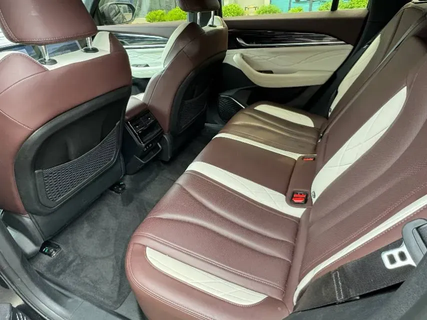 2021 Geely Monjaro 2.0T 218HP L4 7DCT,autocango,china used car exporter,china ev exporter,chinese used car exporter,chinese used ev exporter