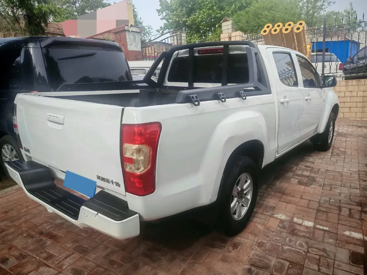 2020 JMC BaoDian 2.5T 140HP L4 5MT,autocango,china used car exporter,china ev exporter,chinese used car exporter,chinese used ev exporter