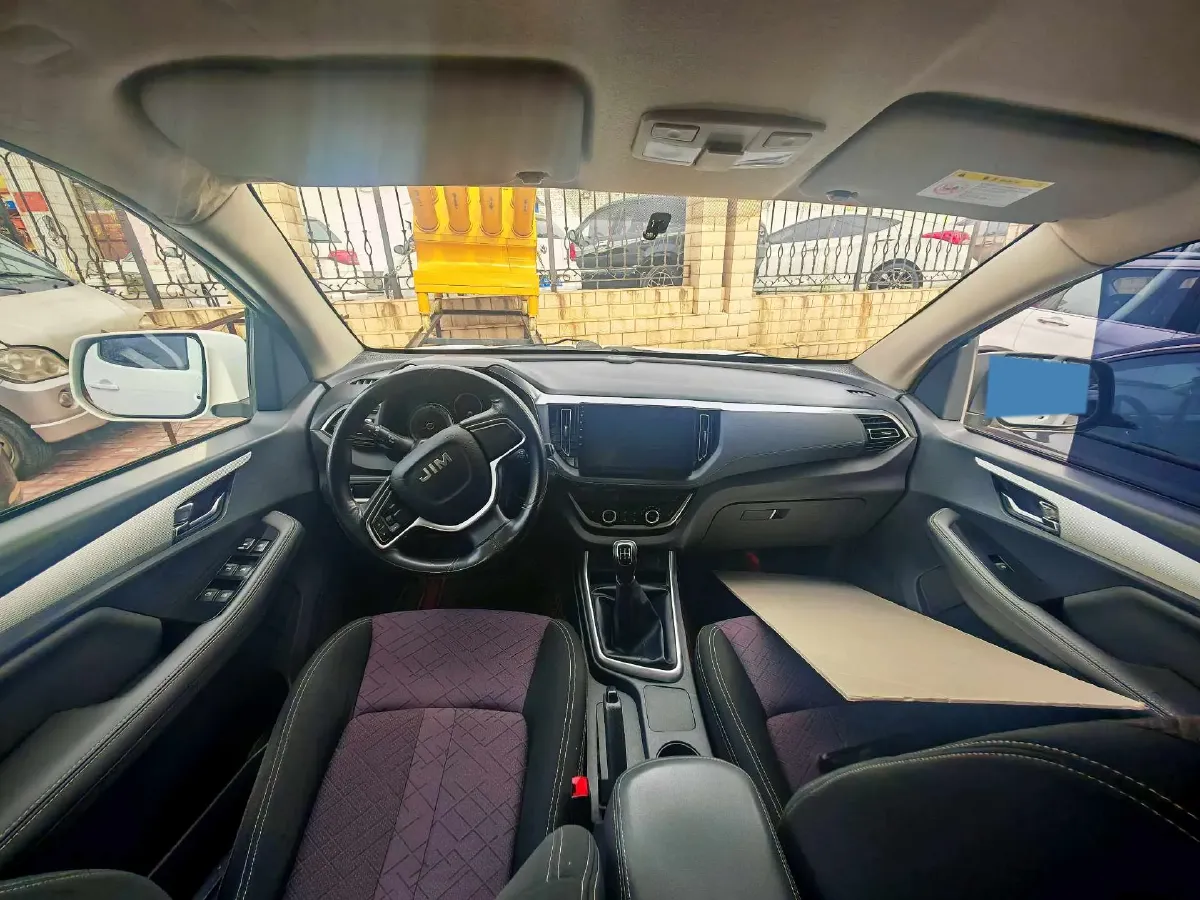 2020 JMC BaoDian 2.5T 140HP L4 5MT,autocango,china used car exporter,china ev exporter,chinese used car exporter,chinese used ev exporter