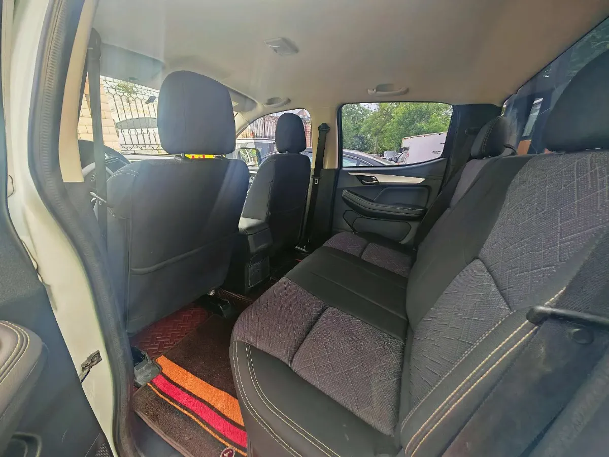 2020 JMC BaoDian 2.5T 140HP L4 5MT,autocango,china used car exporter,china ev exporter,chinese used car exporter,chinese used ev exporter