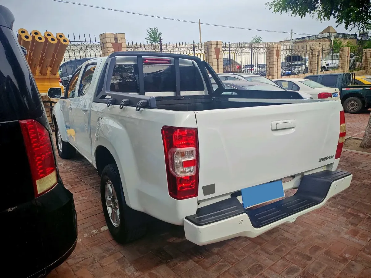 2020 JMC BaoDian 2.5T 140HP L4 5MT,autocango,china used car exporter,china ev exporter,chinese used car exporter,chinese used ev exporter