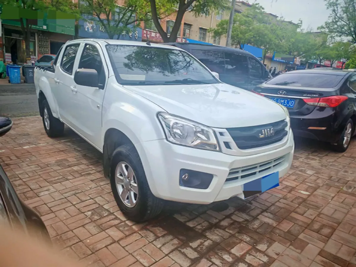 2020 JMC BaoDian 2.5T 140HP L4 5MT,autocango,china used car exporter,china ev exporter,chinese used car exporter,chinese used ev exporter