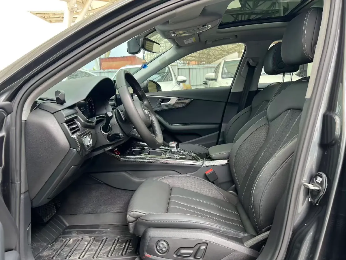 2020 Audi A4L 2.0T 190HP L4 7DCT,autocango,china used car exporter,china ev exporter,chinese used car exporter,chinese used ev exporter