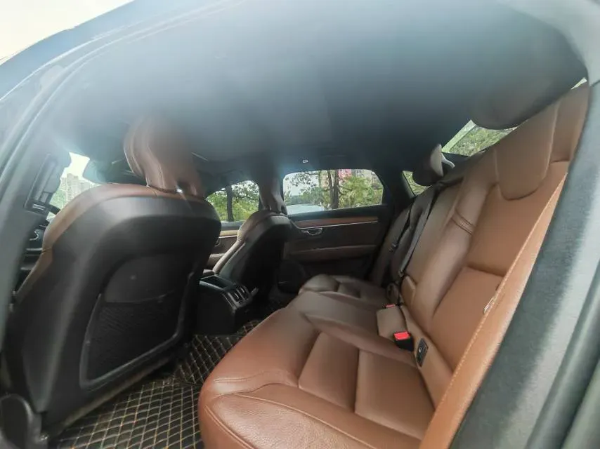 2023 Volvo S90 2.0T 250HP L4 8AT,autocango,china used car exporter,china ev exporter,chinese used car exporter,chinese used ev exporter