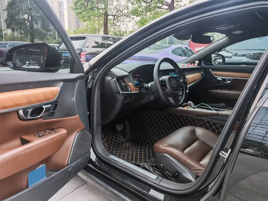 2023 Volvo S90 2.0T 250HP L4 8AT,autocango,china used car exporter,china ev exporter,chinese used car exporter,chinese used ev exporter