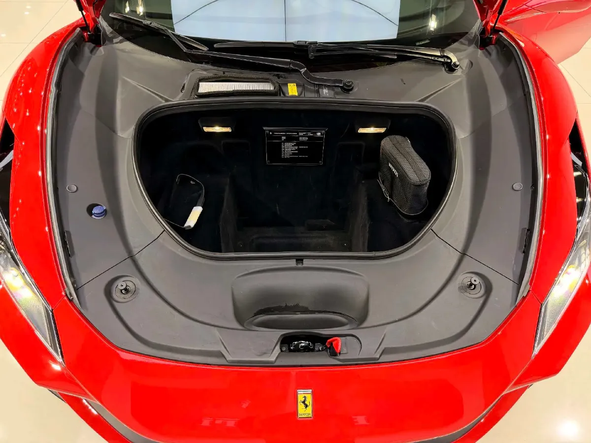 2019 Aston Martin DB11 5.2T 639HP V12 8AT,autocango,china used car exporter,china ev exporter,chinese used car exporter,chinese used ev exporter