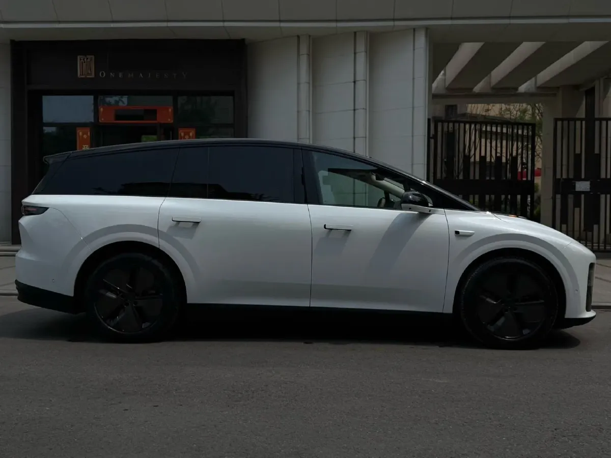 2025 Li i8 BEV,autocango,china used car exporter,china ev exporter,chinese used car exporter,chinese used ev exporter