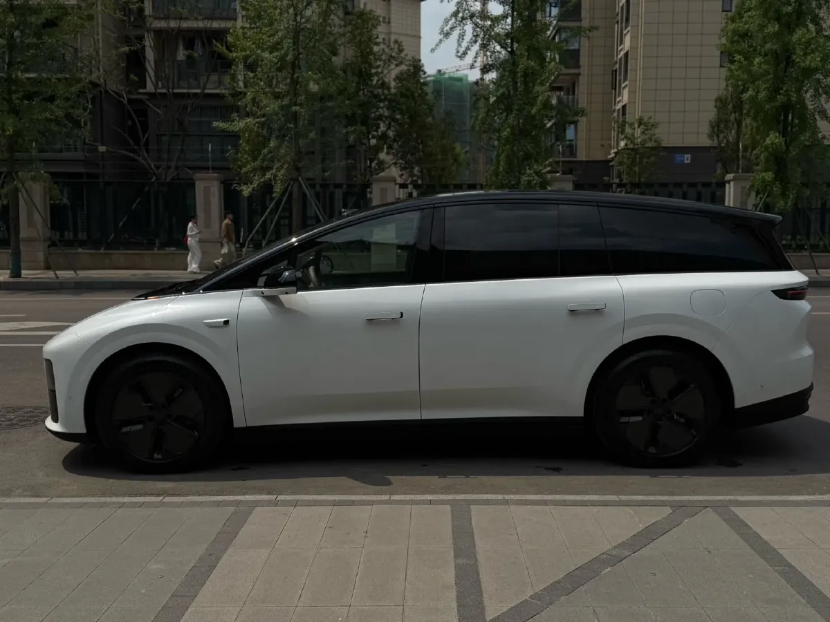 2025 Li i8 BEV,autocango,china used car exporter,china ev exporter,chinese used car exporter,chinese used ev exporter