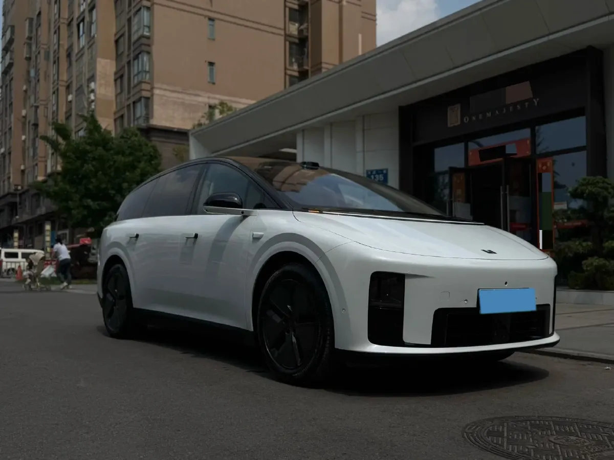 2025 Li i8 BEV,autocango,china used car exporter,china ev exporter,chinese used car exporter,chinese used ev exporter