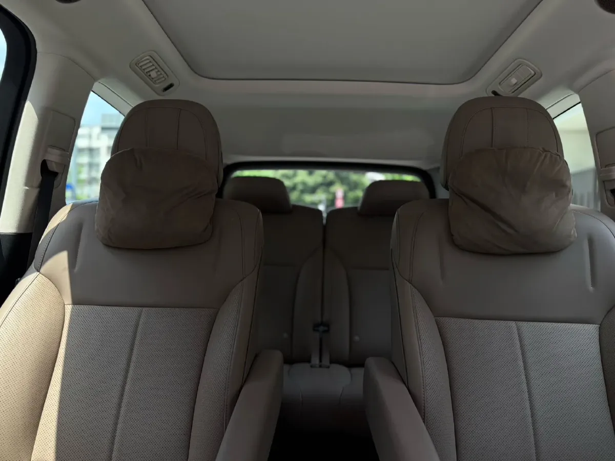 2025 Li i8 BEV,autocango,china used car exporter,china ev exporter,chinese used car exporter,chinese used ev exporter