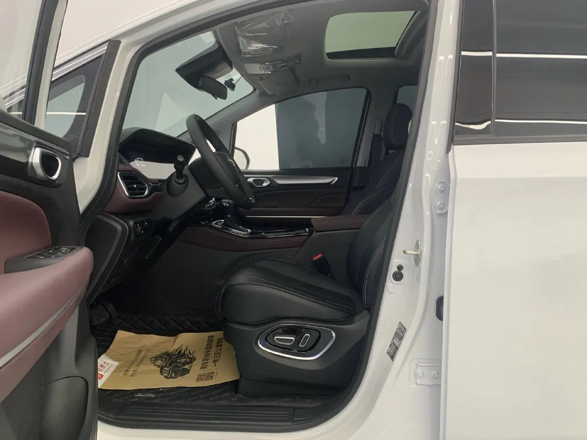 2023 GAC Trumpchi M6 1.5T 177HP L4 7DCT,autocango,china used car exporter,china ev exporter,chinese used car exporter,chinese used ev exporter